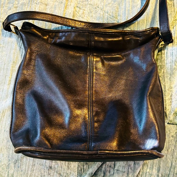 Vintage Coach black crossbody purse - Picture 2 of 3